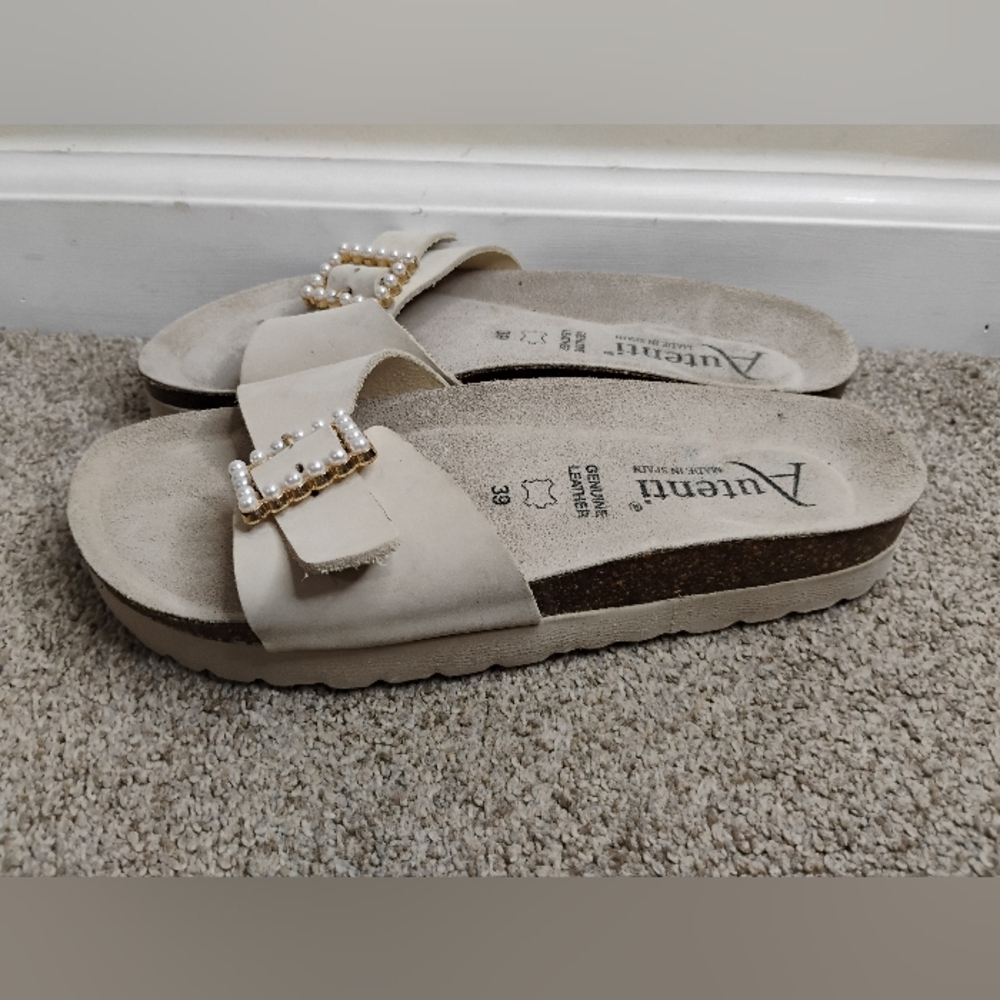 Women's Size 39/8 Us Cream Sandals with Pearl Detail